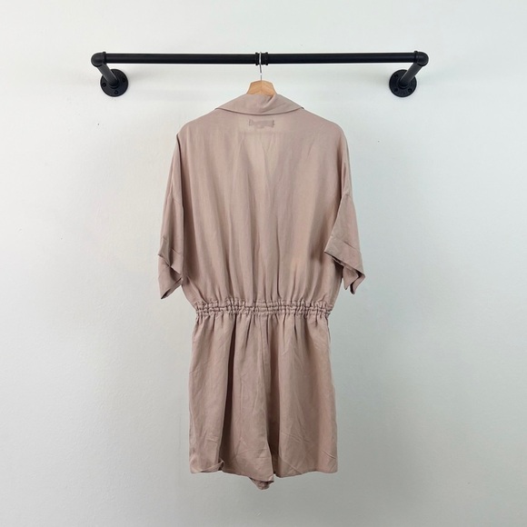 NWT BlankNYC Linen Blend Short Sleeve Button Front Romper Tan - Picture 6 of 7